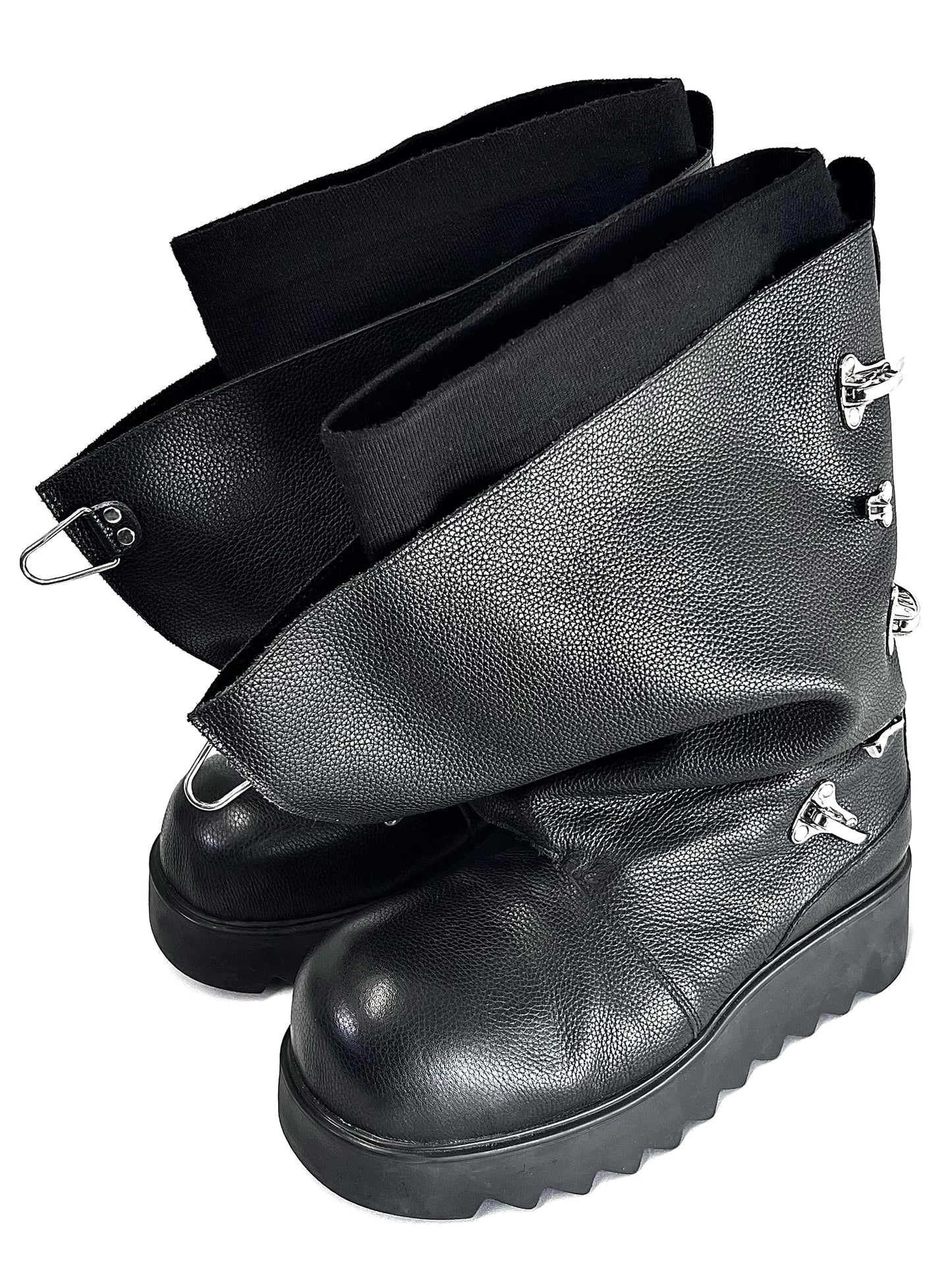 "WITCH HUNTER" BOOT (DEFECT)