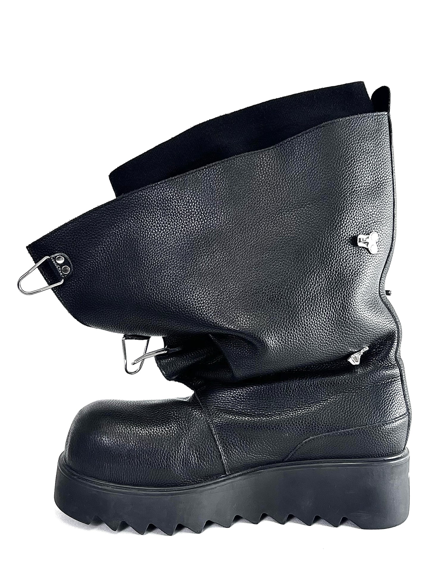 "WITCH HUNTER" BOOT (DEFECT)